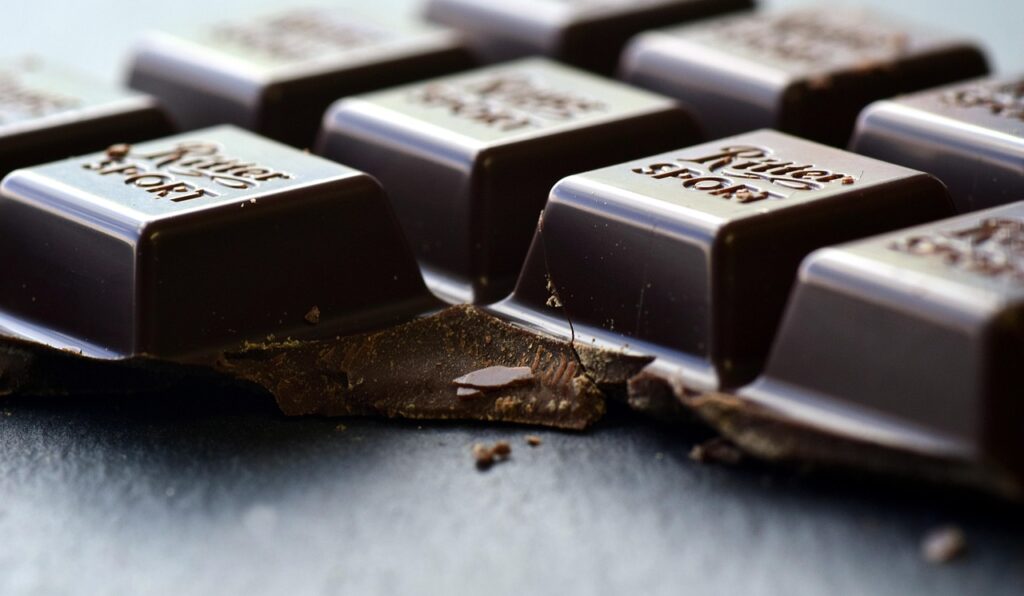 dark chocolate cubes